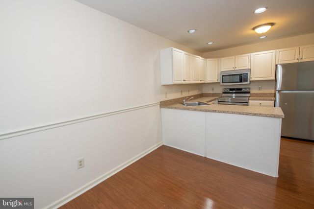 9006 SHEFFIELD DR, Morrisville, PA 19067