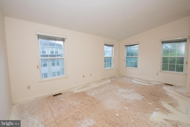 9006 SHEFFIELD DR, Morrisville, PA 19067