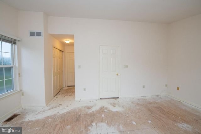 9006 SHEFFIELD DR, Morrisville, PA 19067