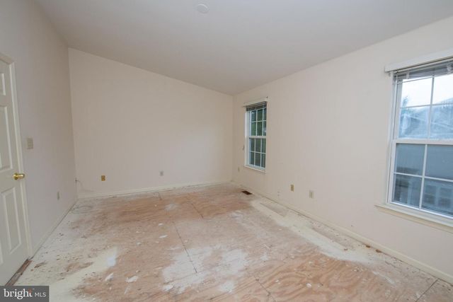 9006 SHEFFIELD DR, Morrisville, PA 19067