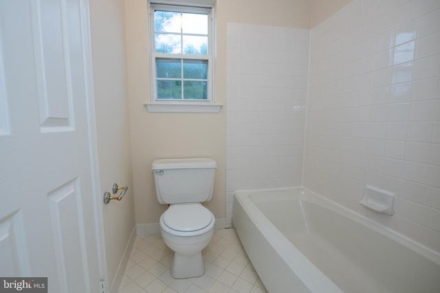 9006 SHEFFIELD DR, Morrisville, PA 19067