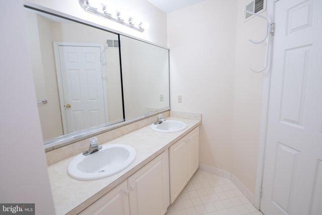 9006 SHEFFIELD DR, Morrisville, PA 19067