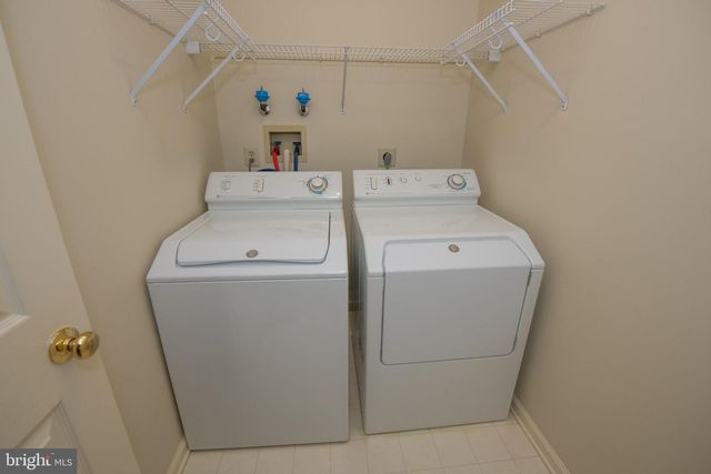 9006 SHEFFIELD DR, Morrisville, PA 19067