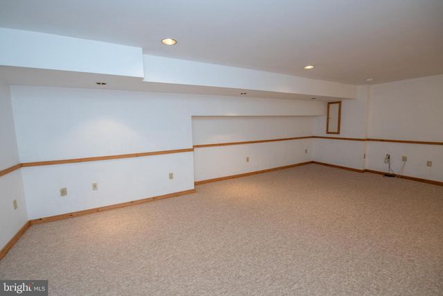 9006 SHEFFIELD DR, Morrisville, PA 19067