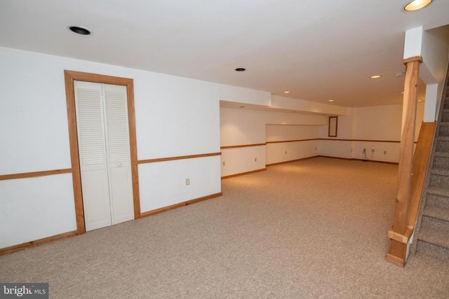 9006 SHEFFIELD DR, Morrisville, PA 19067