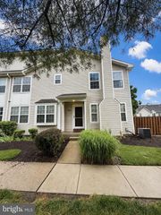 9006 SHEFFIELD DR, Morrisville, PA 19067