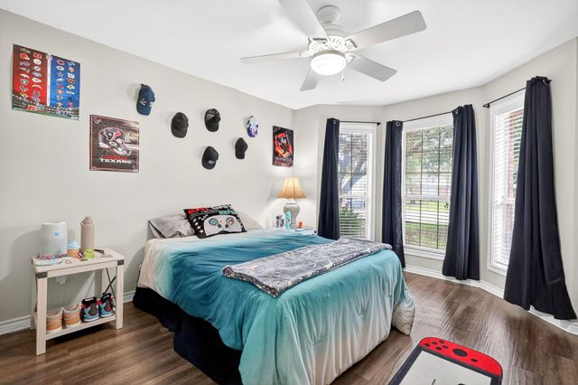 712 Aster Drive, College Station, TX 77845