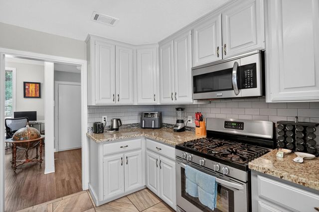 712 Aster Drive, College Station, TX 77845