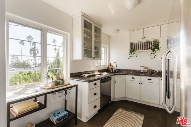 2021 Hillhurst Avenue 8, Los Angeles, CA 90027