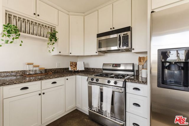 2021 Hillhurst Avenue 8, Los Angeles, CA 90027