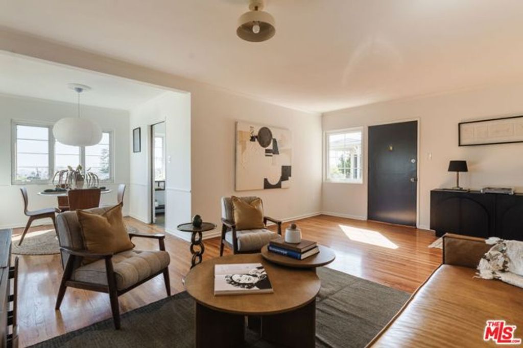 2021 Hillhurst Avenue 8, Los Angeles, CA 90027
