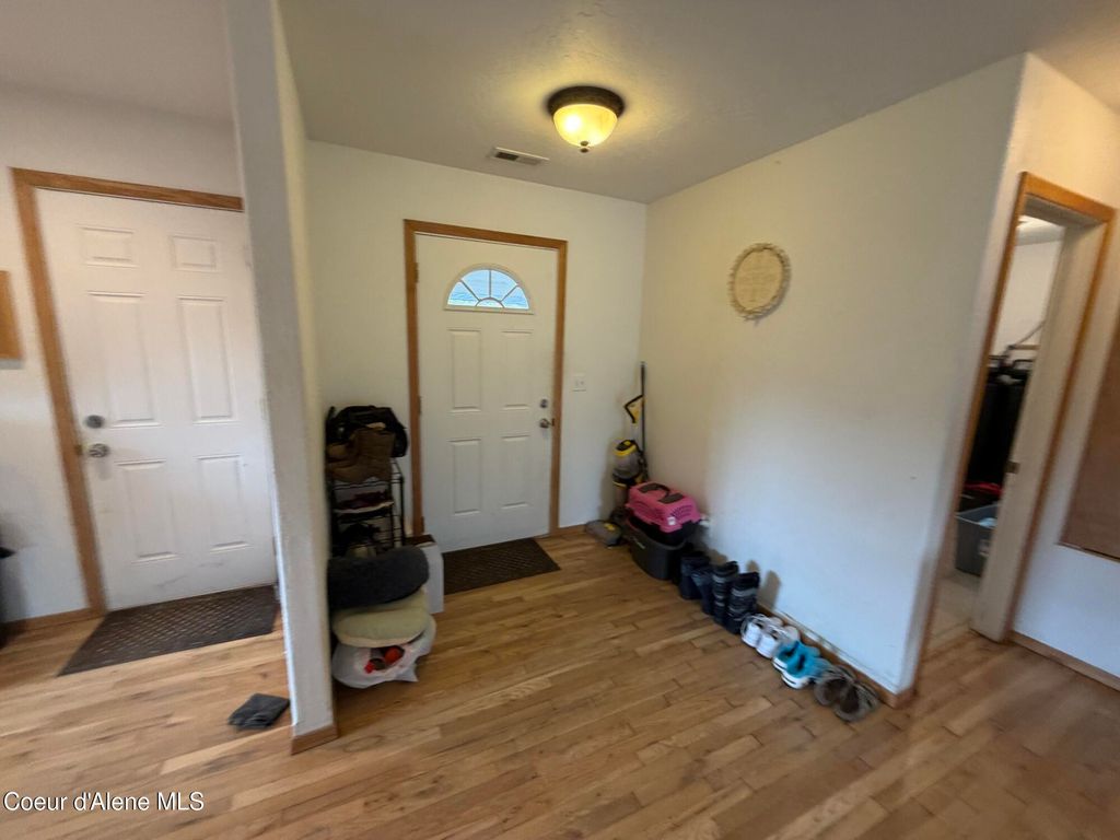 698 Paradise LN, Pinehurst, ID 83850 photo 3