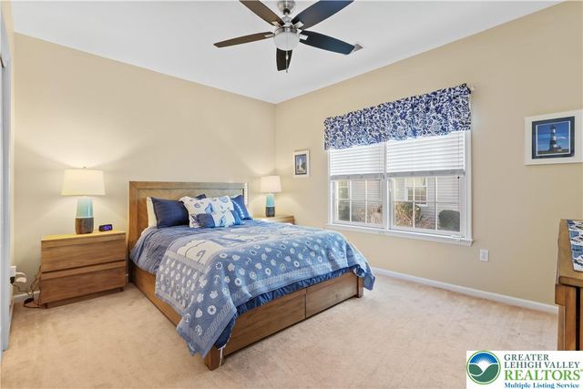 60 Glenmoor Circle North, Palmer Twp, PA 18045