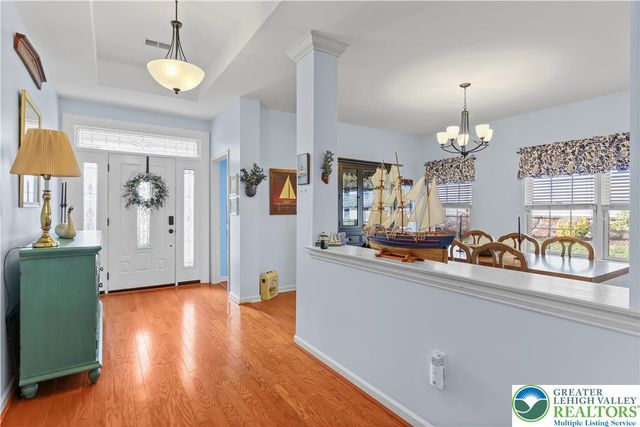 60 Glenmoor Circle North, Palmer Twp, PA 18045