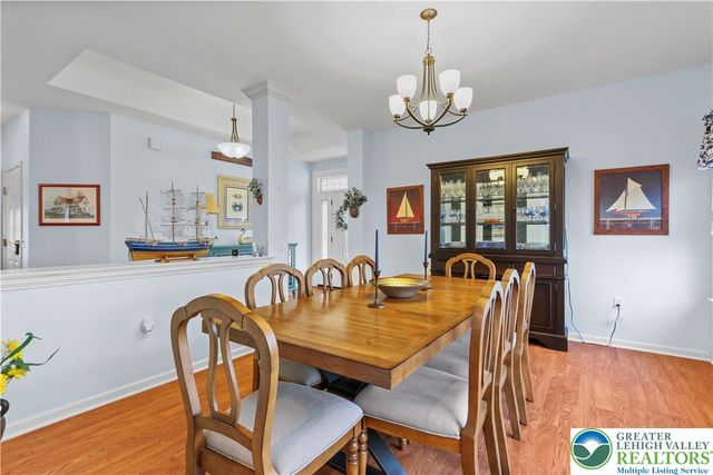 60 Glenmoor Circle North, Palmer Twp, PA 18045