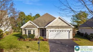 60 Glenmoor Circle North, Palmer Twp, PA 18045