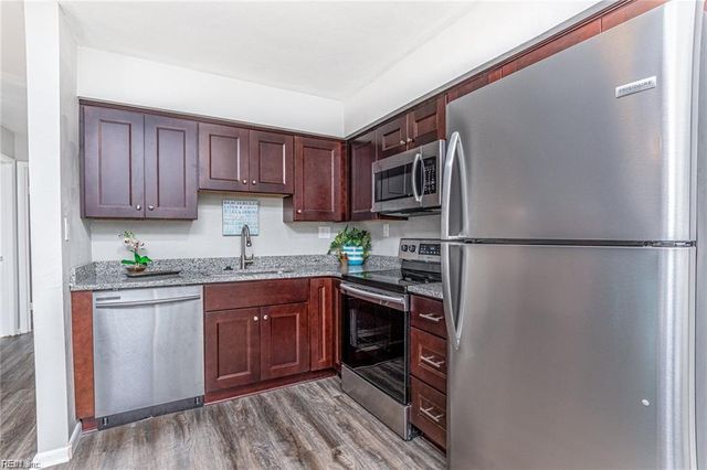 9530 3rd Bay St Apt 12, Norfolk, VA 23518