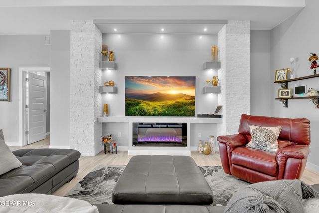 3901 DESERT PARK Place, El Paso, TX 79938