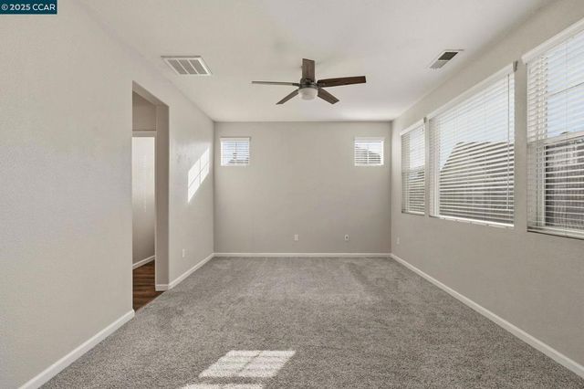 3893 Purple Finch Ln, Modesto, CA 95355