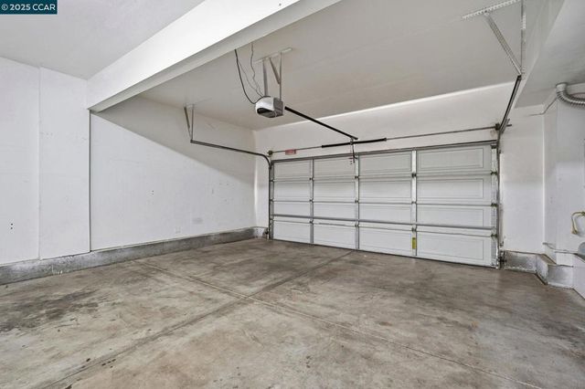 3893 Purple Finch Ln, Modesto, CA 95355