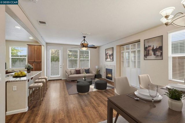 3893 Purple Finch Ln, Modesto, CA 95355