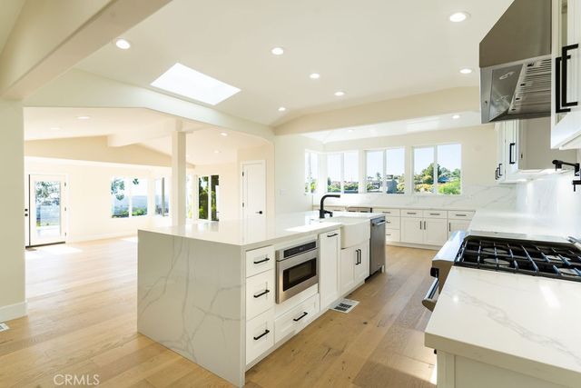 2850 Zell Drive, Laguna Beach, CA 92651