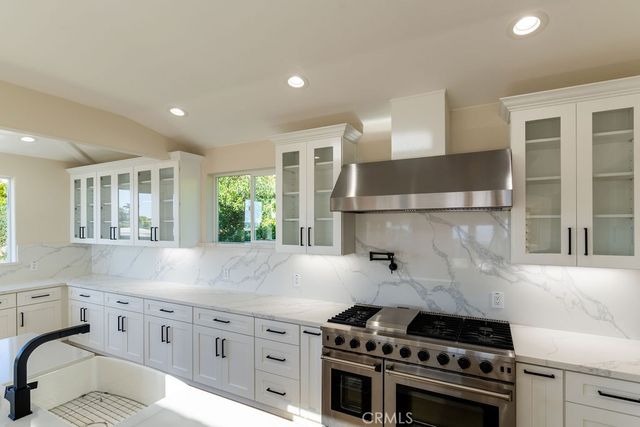 2850 Zell Drive, Laguna Beach, CA 92651