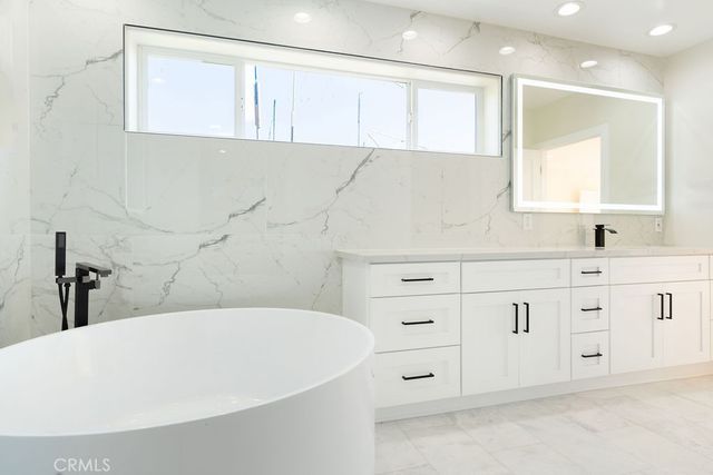 2850 Zell Drive, Laguna Beach, CA 92651