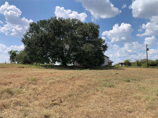 11441 Mazoch Rd, Weimar, TX 78962