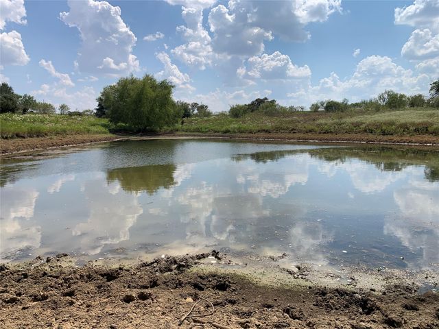 11441 Mazoch Rd, Weimar, TX 78962