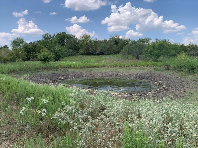 11441 Mazoch Rd, Weimar, TX 78962