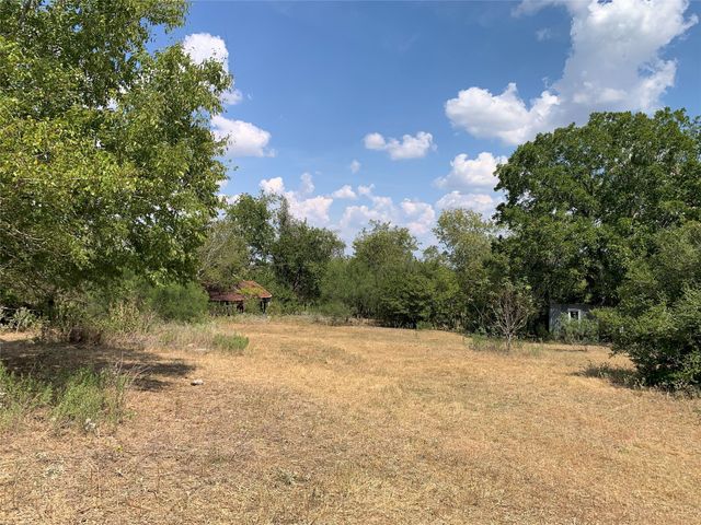 11441 Mazoch Rd, Weimar, TX 78962