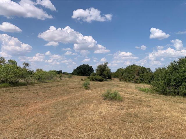 11441 Mazoch Rd, Weimar, TX 78962