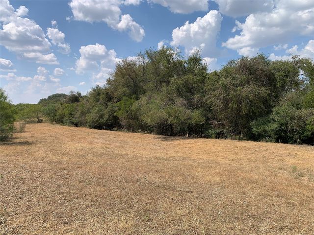 11441 Mazoch Rd, Weimar, TX 78962