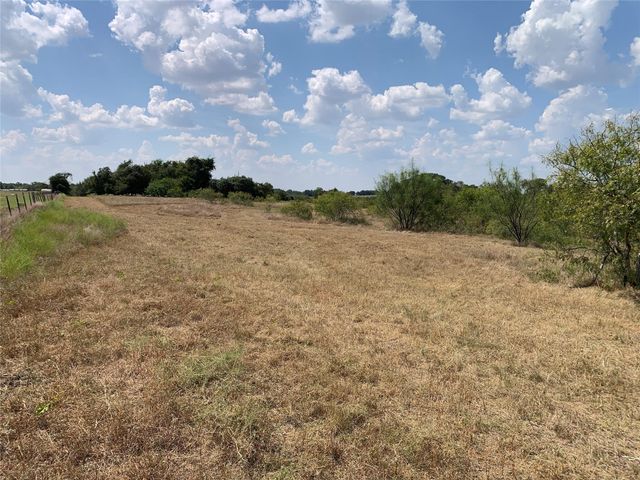 11441 Mazoch Rd, Weimar, TX 78962
