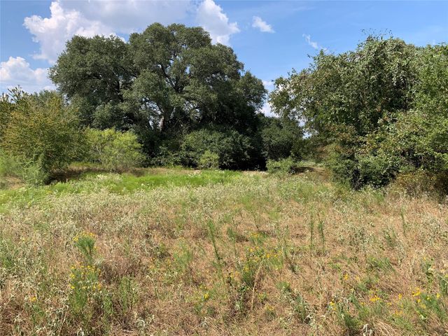 11441 Mazoch Rd, Weimar, TX 78962