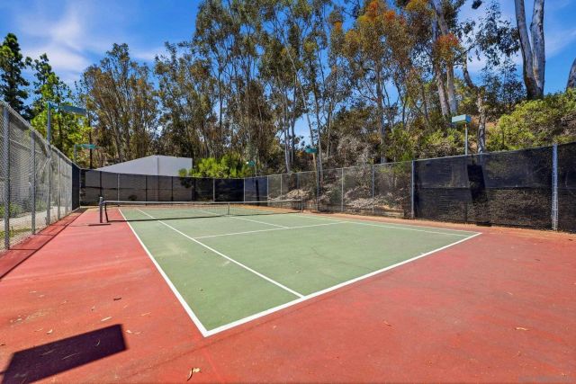 1740 El Camino Real J 201, Encinitas, CA 92024