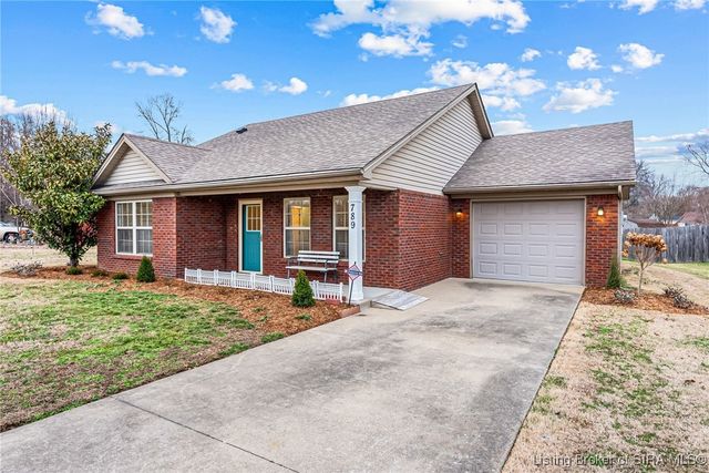 789 Rose Avenue, Jeffersonville, IN 47130