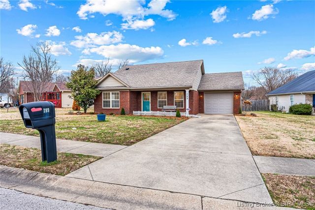 789 Rose Avenue, Jeffersonville, IN 47130