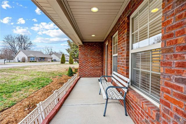 789 Rose Avenue, Jeffersonville, IN 47130