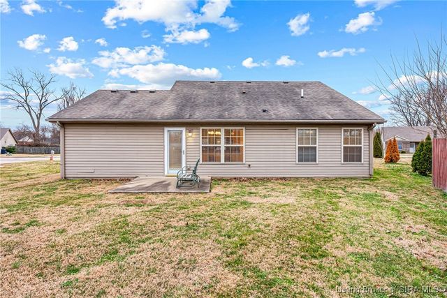 789 Rose Avenue, Jeffersonville, IN 47130