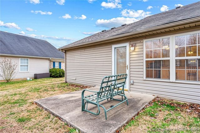 789 Rose Avenue, Jeffersonville, IN 47130