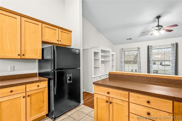 789 Rose Avenue, Jeffersonville, IN 47130