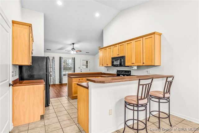 789 Rose Avenue, Jeffersonville, IN 47130