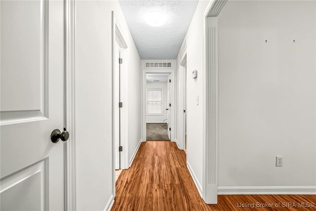 789 Rose Avenue, Jeffersonville, IN 47130