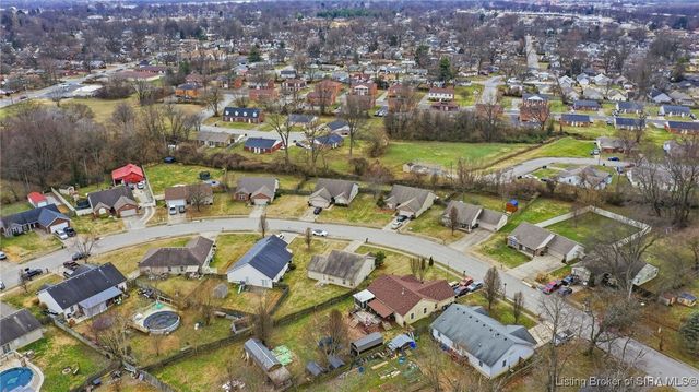 789 Rose Avenue, Jeffersonville, IN 47130