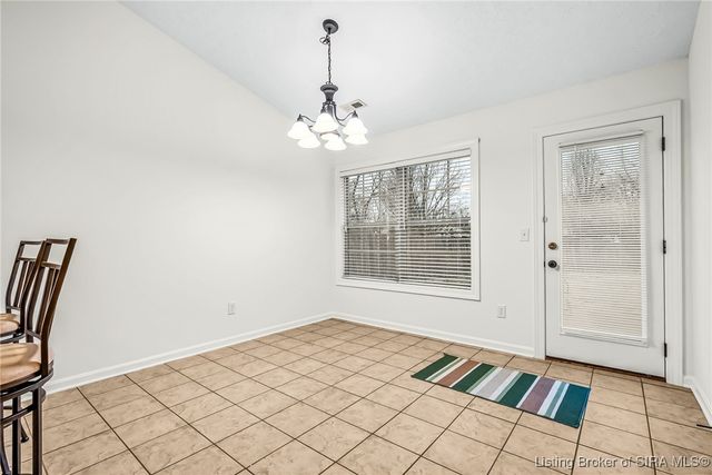 789 Rose Avenue, Jeffersonville, IN 47130