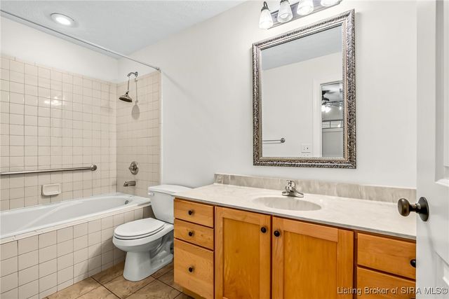 789 Rose Avenue, Jeffersonville, IN 47130