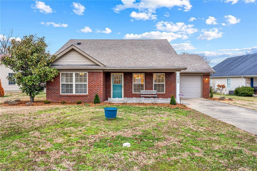 789 Rose Avenue, Jeffersonville, IN 47130