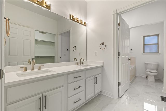 80 E Sycamore Street, Fayetteville, AR 72703